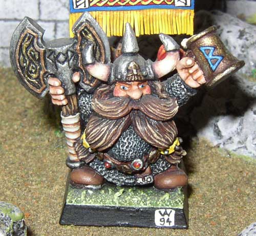 Dwarf Standard bearer